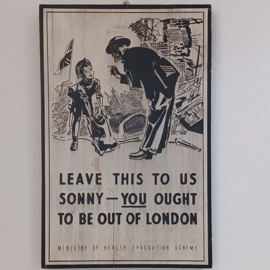 Panneau bois Propagande anglais "Sonny"