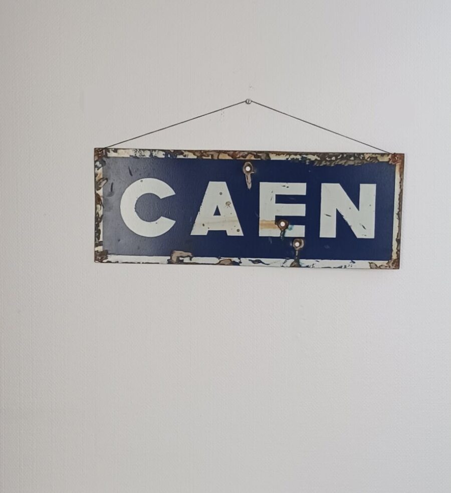 Panneau métal "CAEN"