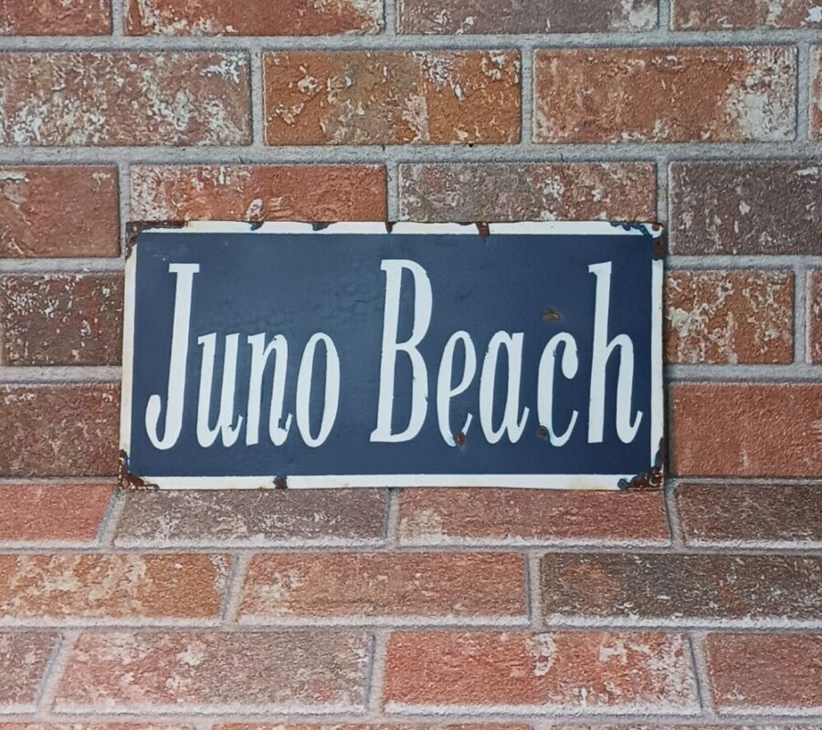 Panneau métal "JUNO BEACH"