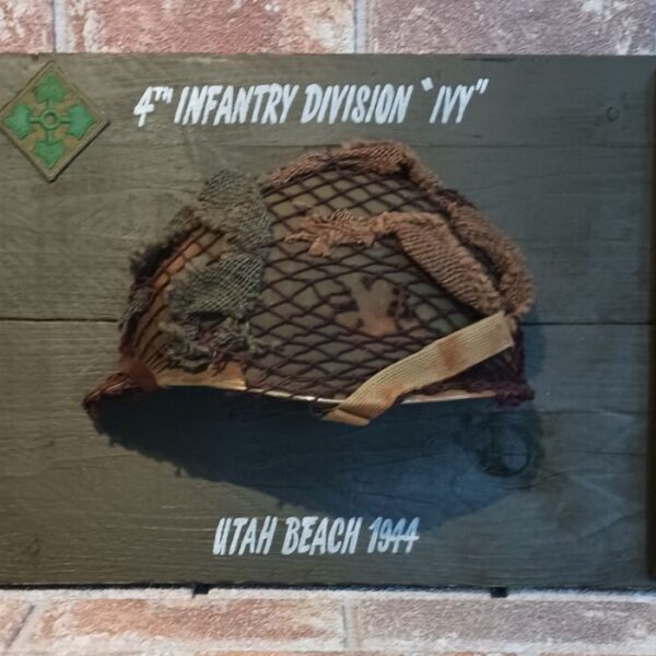 Panneau Demi Casque "4TH INFANTRY DIVISION - IVY"