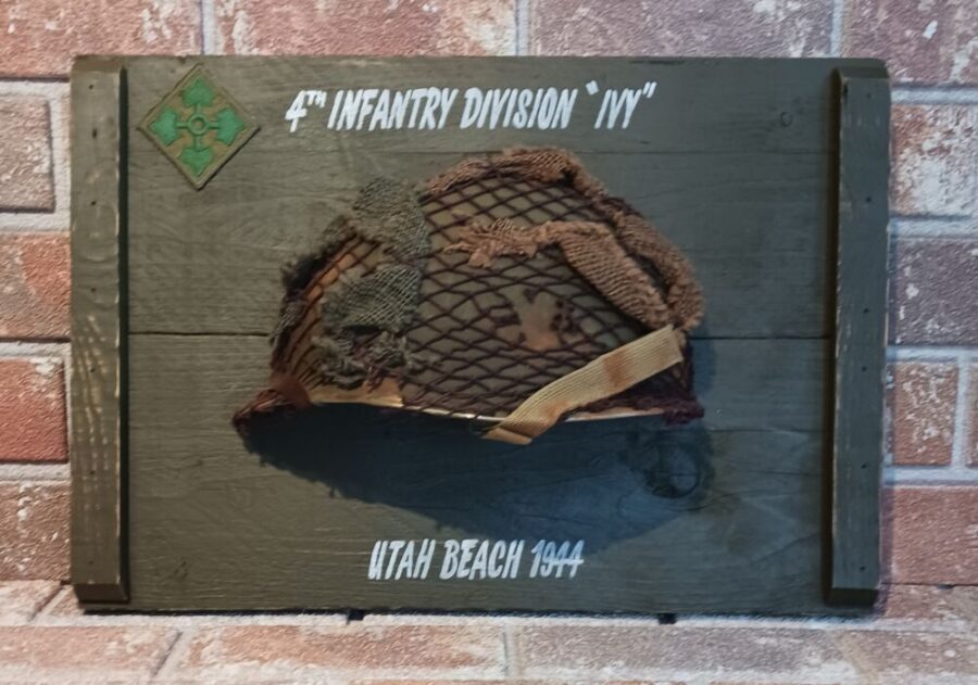 Panneau Demi Casque "4TH INFANTRY DIVISION - IVY"