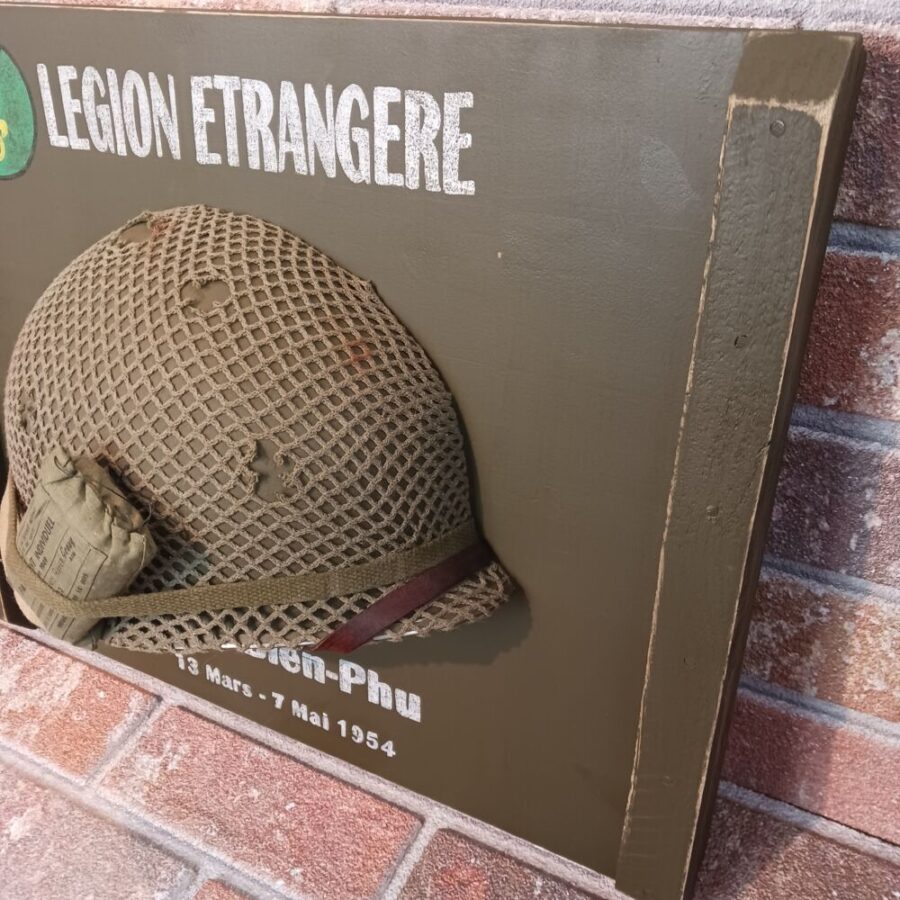 Panneau Demi Casque "LEGION" 1954 – Image 3