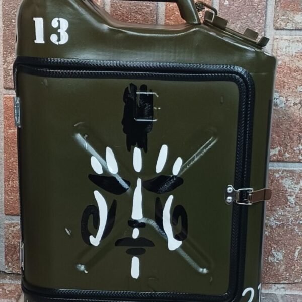Jerrycan Bar "FILTHY 13"