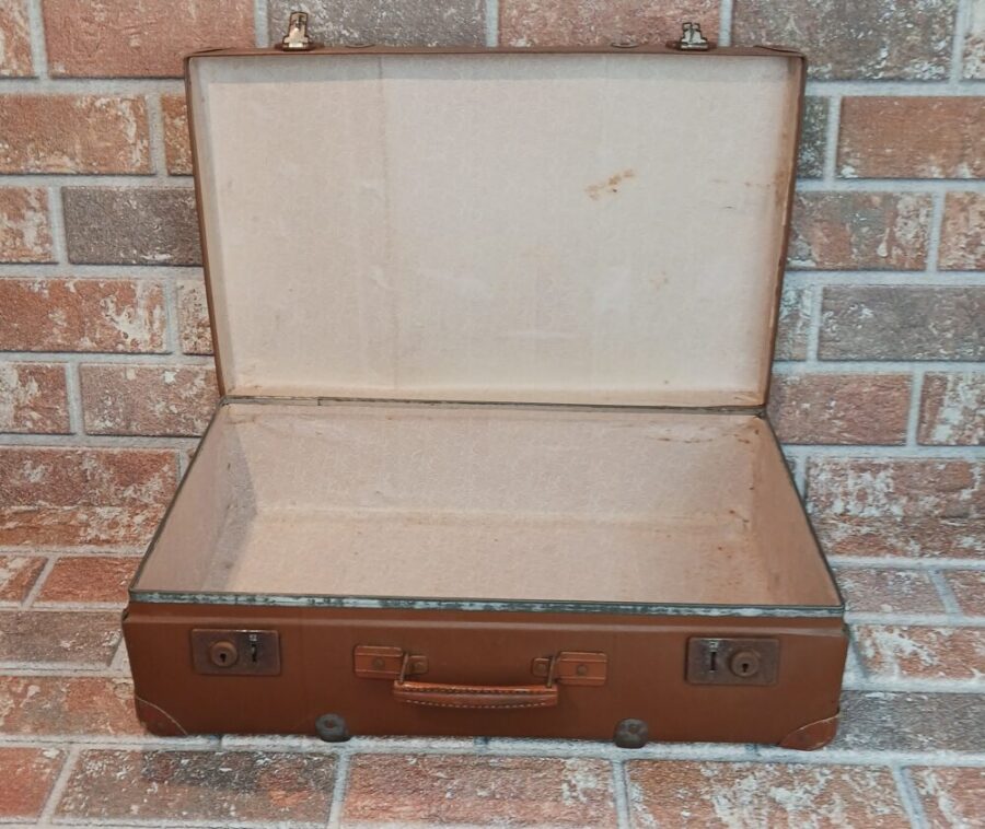 VALISE ANCIENNE PEINTE "BETTY BOOP" – Image 2