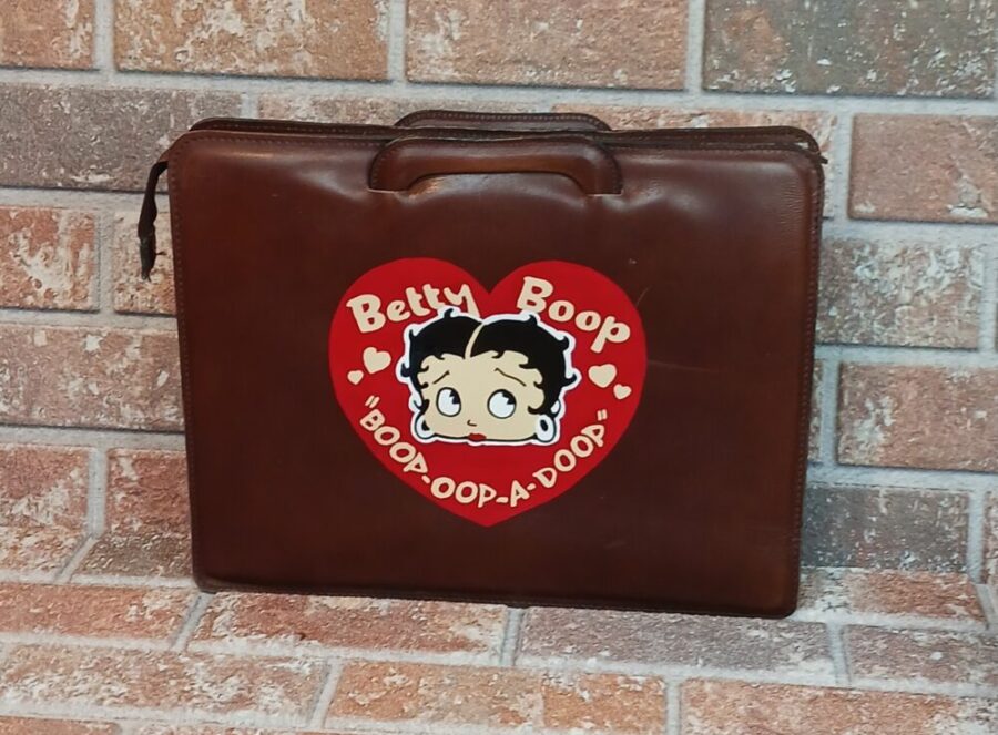 SACOCHE CUIR ANCIENNE PEINTE "BETTY BOOP"