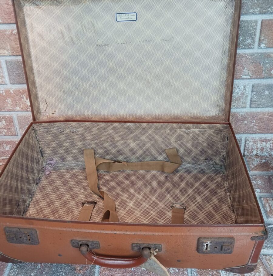 VALISE ANCIENNE PEINTE "VOLKSWAGEN" – Image 2